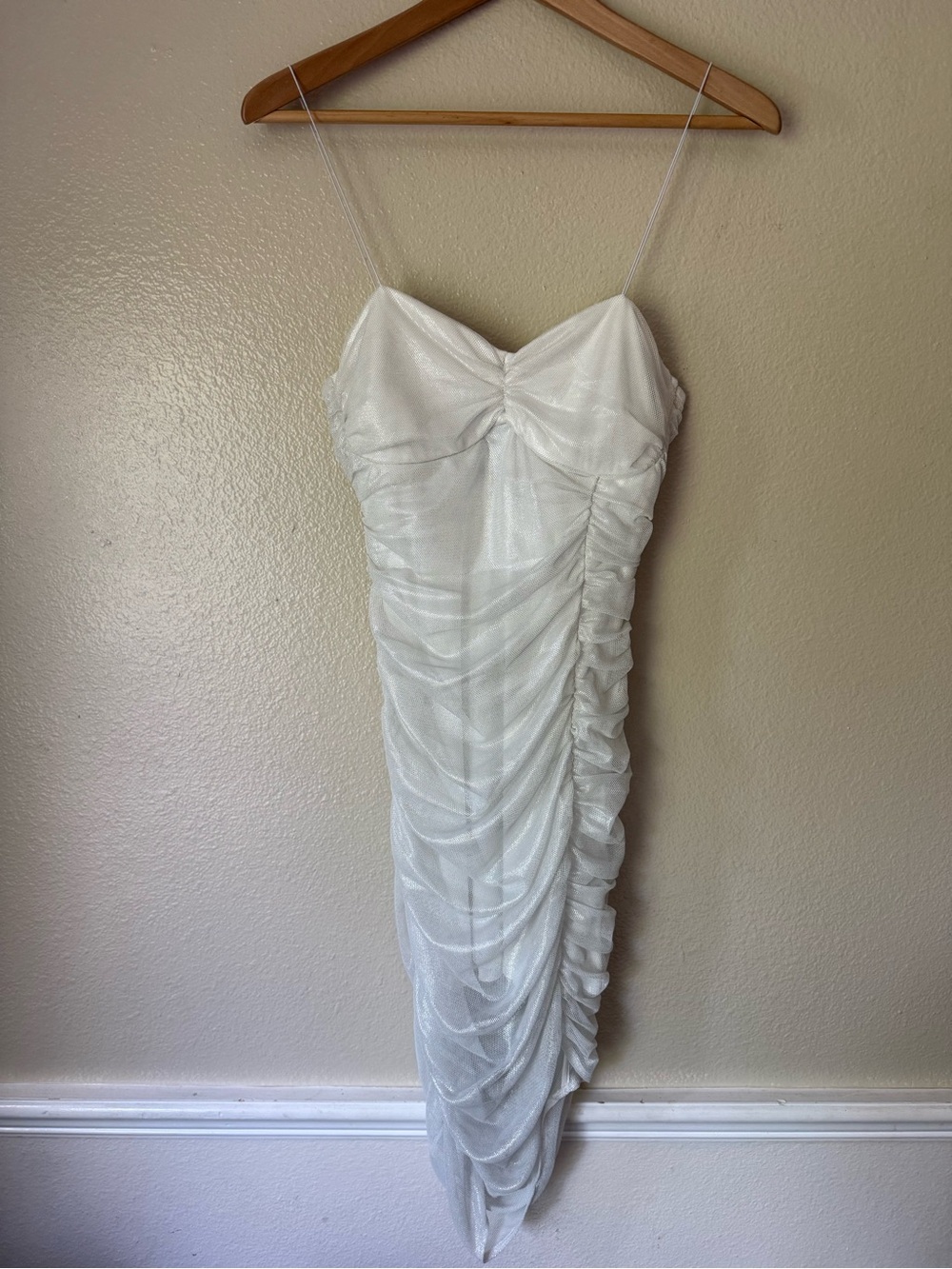 H:OURS Elegant White Ruched Bodycon Dress with Thin Straps - Picture 2 of 4